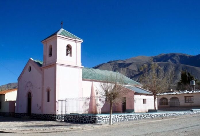 multimedia.grande.af040389a90be9f6.49676c65736961206465204c6120506f6d615f6772616e64652e6a7067