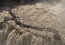Las Cataratas del Iguazú multiplicaron su caudal y cerraron sus accesos